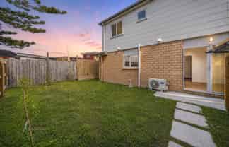 17D Martin Place, Kelston