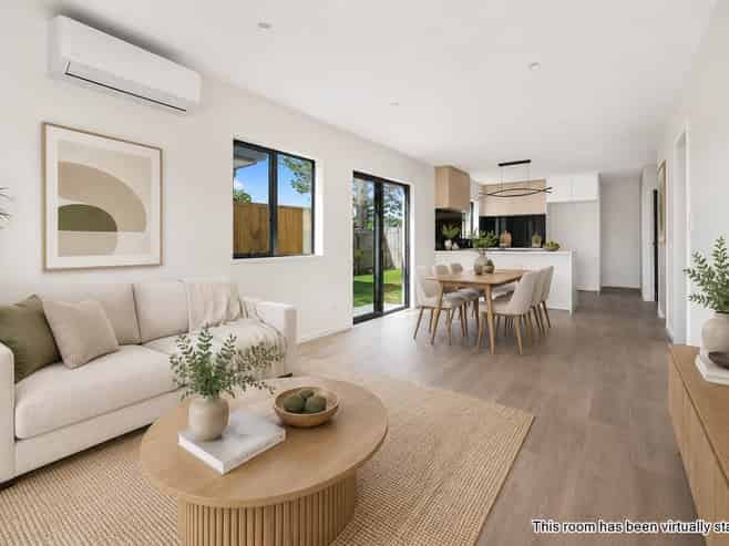 17D Martin Place, Kelston