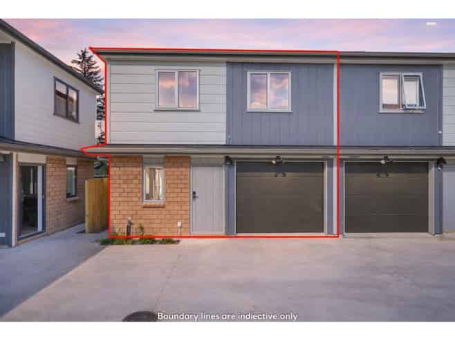 17D Martin Place, Kelston