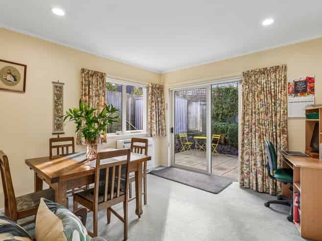 64B Rosebery Street, Belleknowes