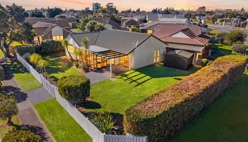 2/99 Riverside Road, Orewa
