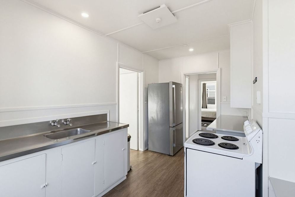 Charming Character Home in a Sought-After Burnside Location - Bild 6