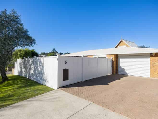 5 Shadon Place, Stanmore Bay