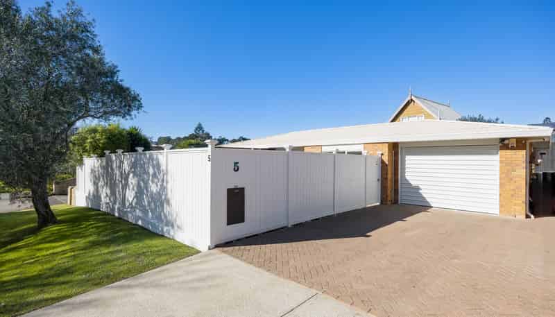 5 Shadon Place, Stanmore Bay