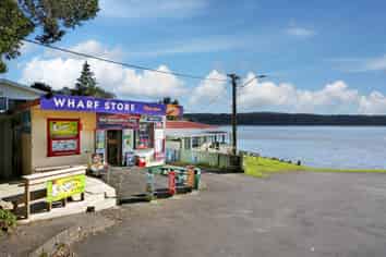 10 Tuakau Bridge-Port Waikato Road, Port Waikato