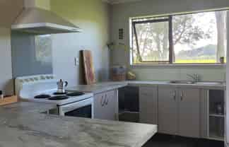 8B Hughes Place, Taneatua