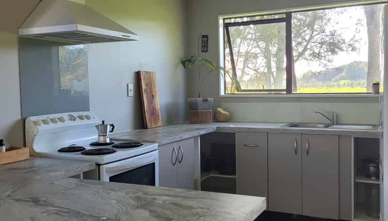 8B Hughes Place, Taneatua