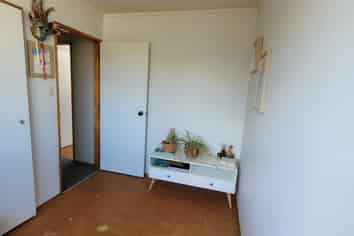 8B Hughes Place, Taneatua