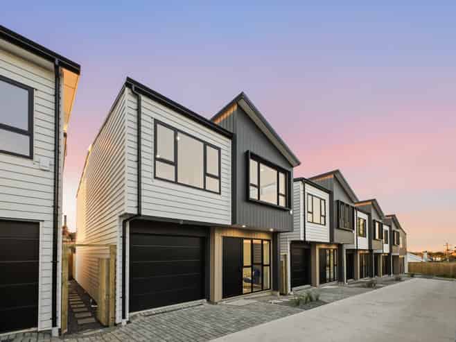 Lot 2/23 Peverill Crescent, Papatoetoe