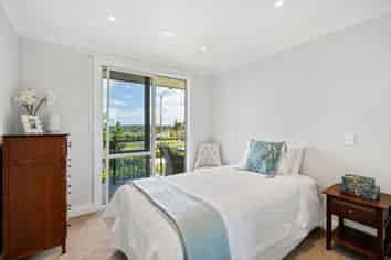 30 Ambassador Glade, Orewa