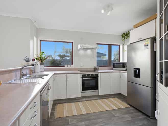 8 Monterey Key, Papamoa