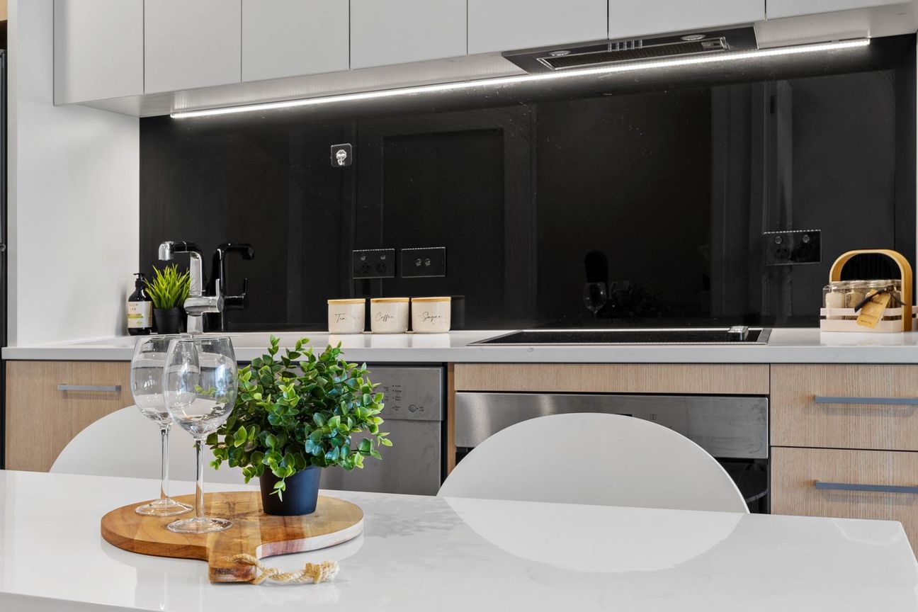 Modern One Bedroom with Study - Fler