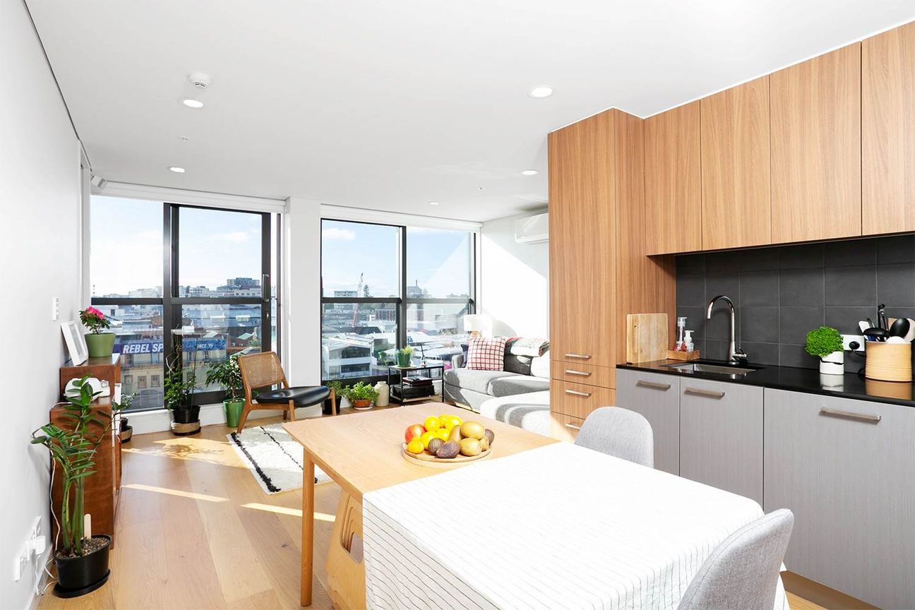 Modern One Bedroom Apartment with City Views - Widok 2