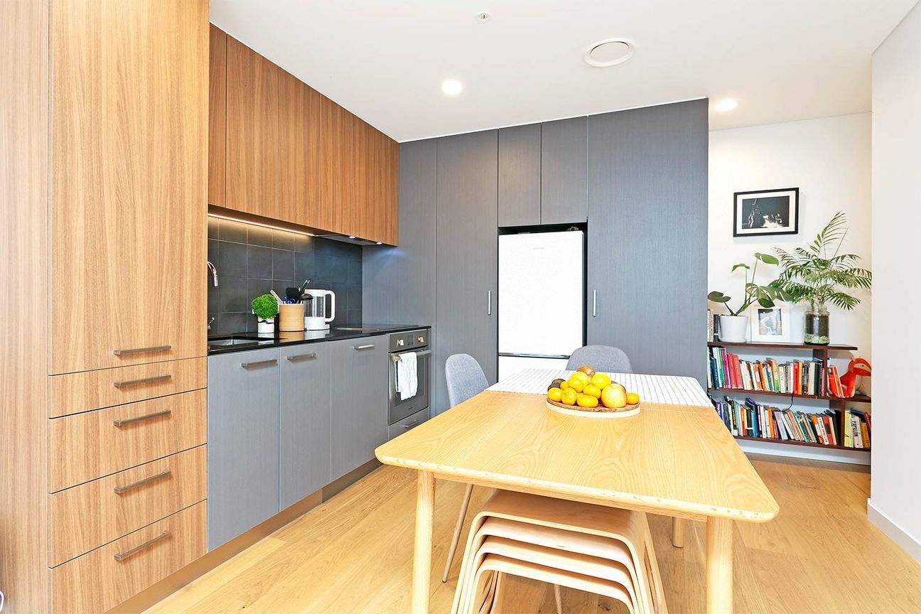 Modern One Bedroom Apartment with City Views - Widok 4