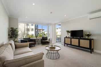 30 Ambassador Glade, Orewa