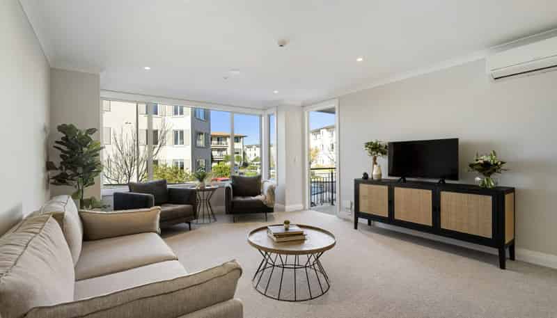 30 Ambassador Glade, Orewa