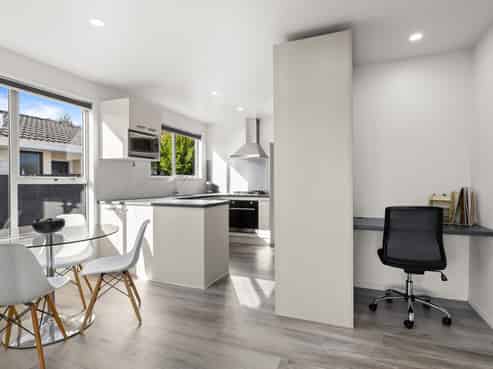 12 Resolution Place, Bryndwr