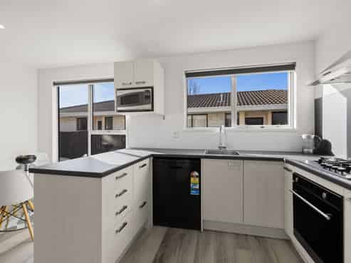 12 Resolution Place, Bryndwr