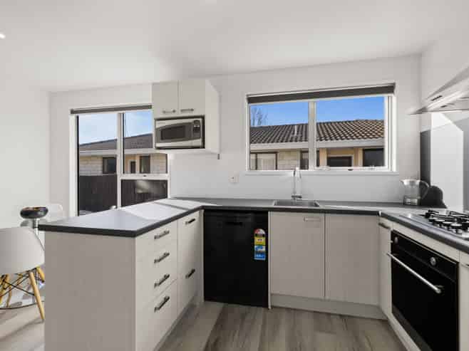 12 Resolution Place, Bryndwr