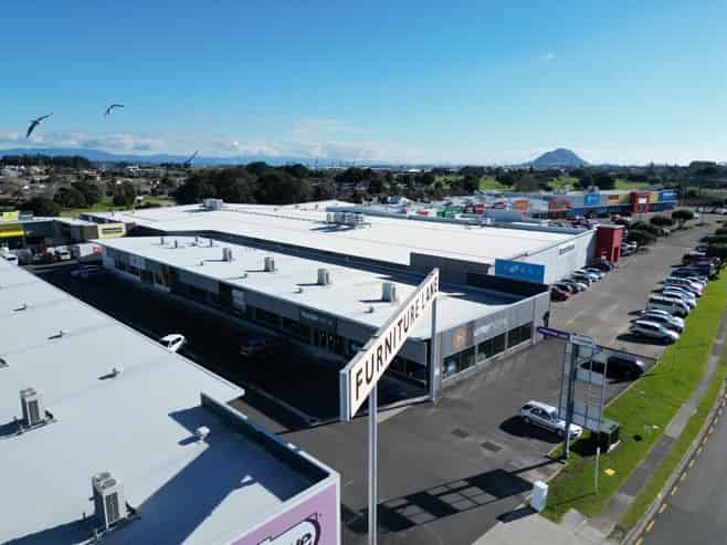 Large format Mount retail space