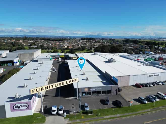 Large format Mount retail space