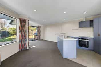 11 Mayer Crescent, WAKEFIELD