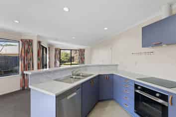 11 Mayer Crescent, WAKEFIELD