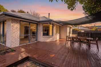11 Mayer Crescent, WAKEFIELD