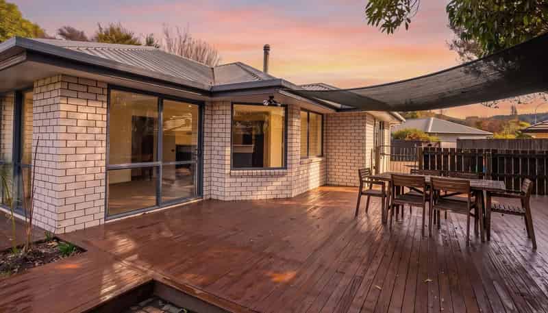 11 Mayer Crescent, WAKEFIELD