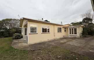 13 Joseph Street, Taieri Mouth