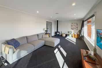 18 Miller Av, Allenton