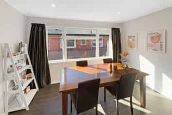 18 Miller Av, Allenton