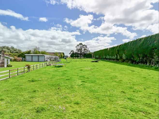 53 Western Line, Brunswick