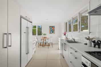 5 Sealy Place, Bryndwr