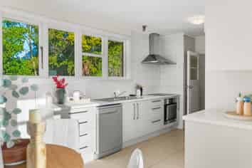 5 Sealy Place, Bryndwr