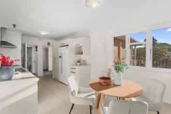 5 Sealy Place, Bryndwr