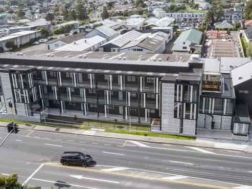 2F/4045 Great North Road, Glen Eden