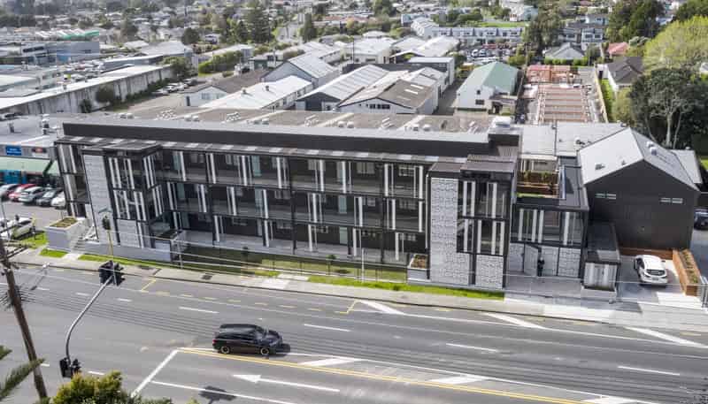 2F/4045 Great North Road, Glen Eden