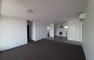 2F/4045 Great North Road, Glen Eden