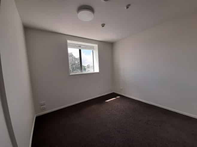 2F/4045 Great North Road, Glen Eden