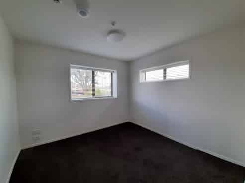 2F/4045 Great North Road, Glen Eden
