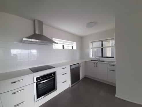2F/4045 Great North Road, Glen Eden