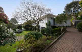 15 Ngatitoa Street, Tawa