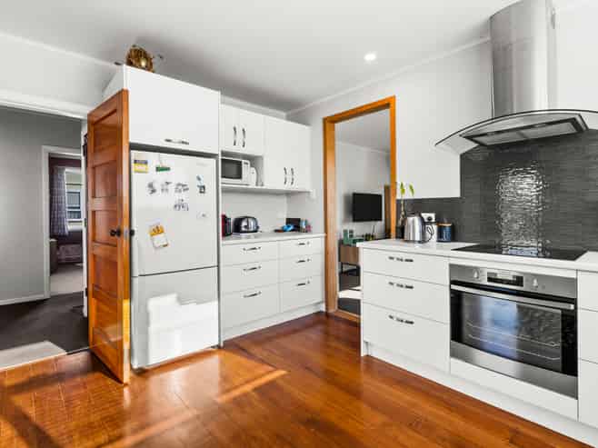 607 Titoki Street, Mahora