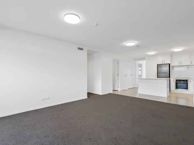 2E/4045 Great North Road, Glen Eden