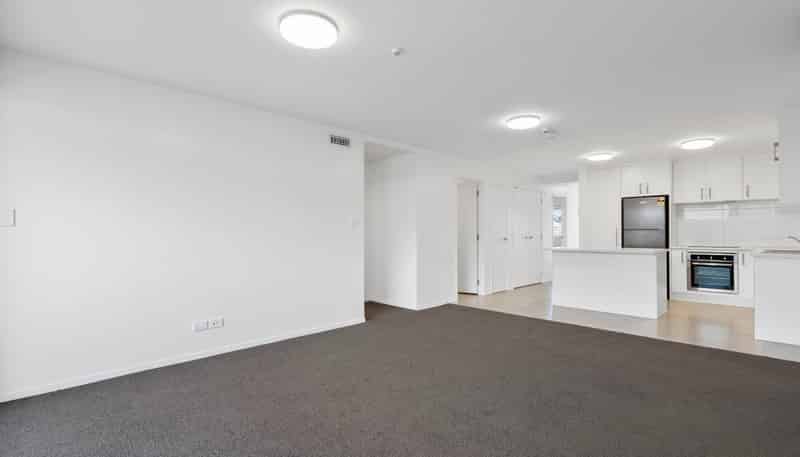2E/4045 Great North Road, Glen Eden
