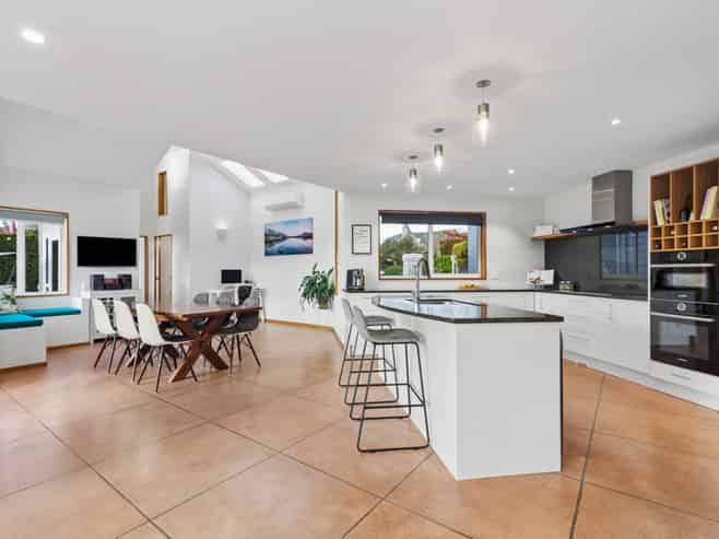 15 Sissinghurst Court, Bethlehem