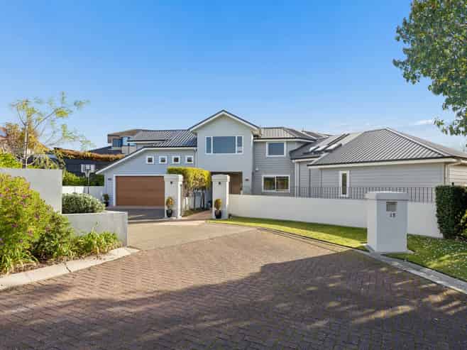 15 Sissinghurst Court, Bethlehem