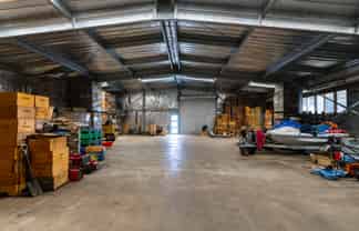 300m2 Warehouse For Lease