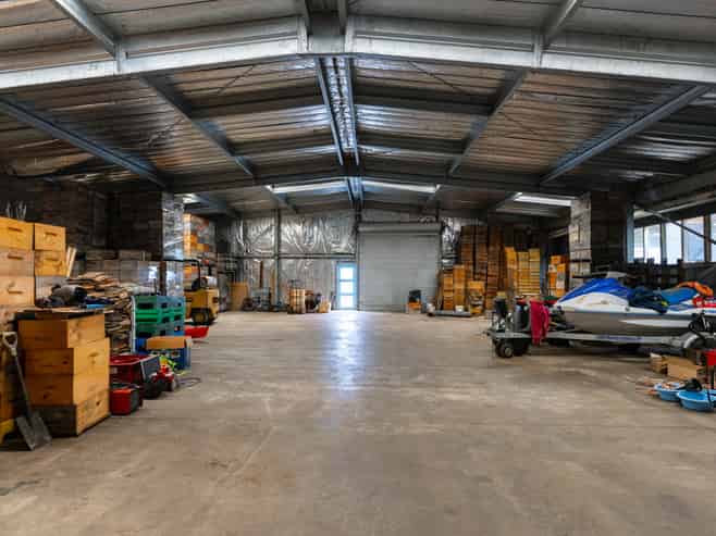 300m2 Warehouse For Lease